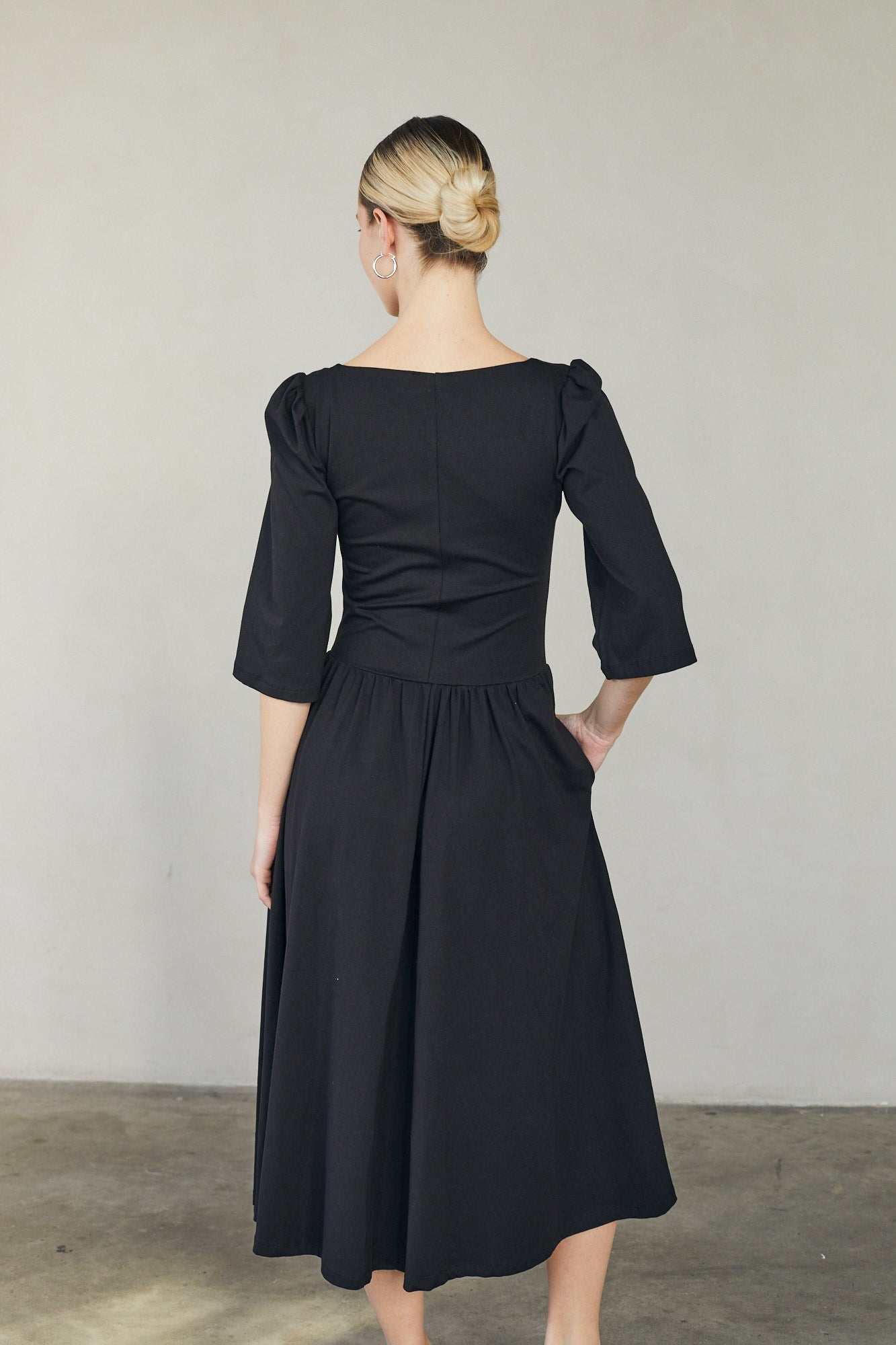 שמלת בלה שחורה - מהדורה מוגבלת