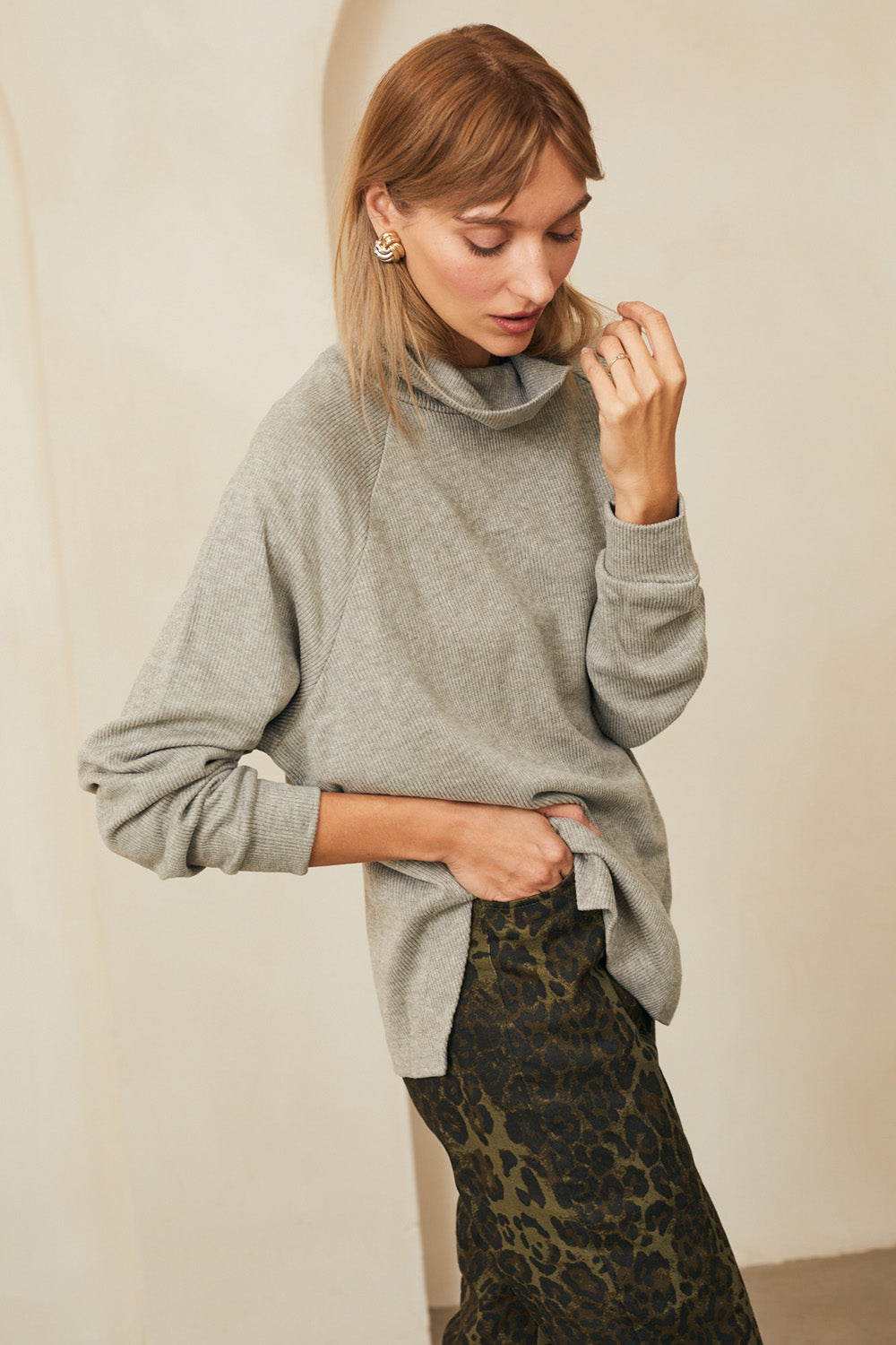 Melanie gray and white sweater 