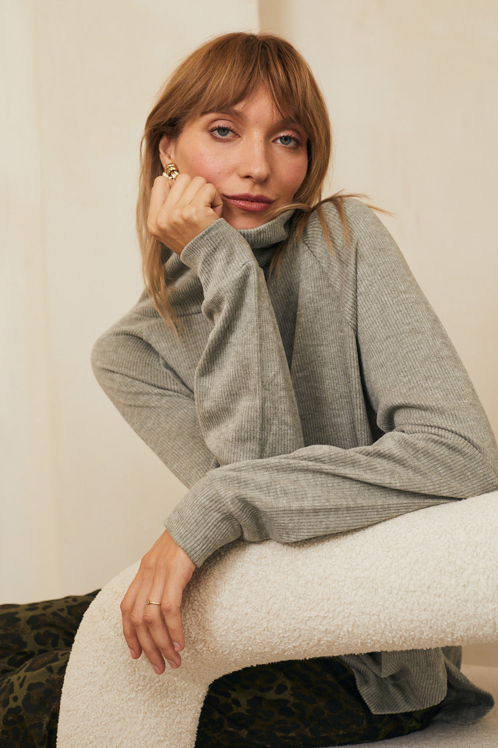 Melanie gray and white sweater 