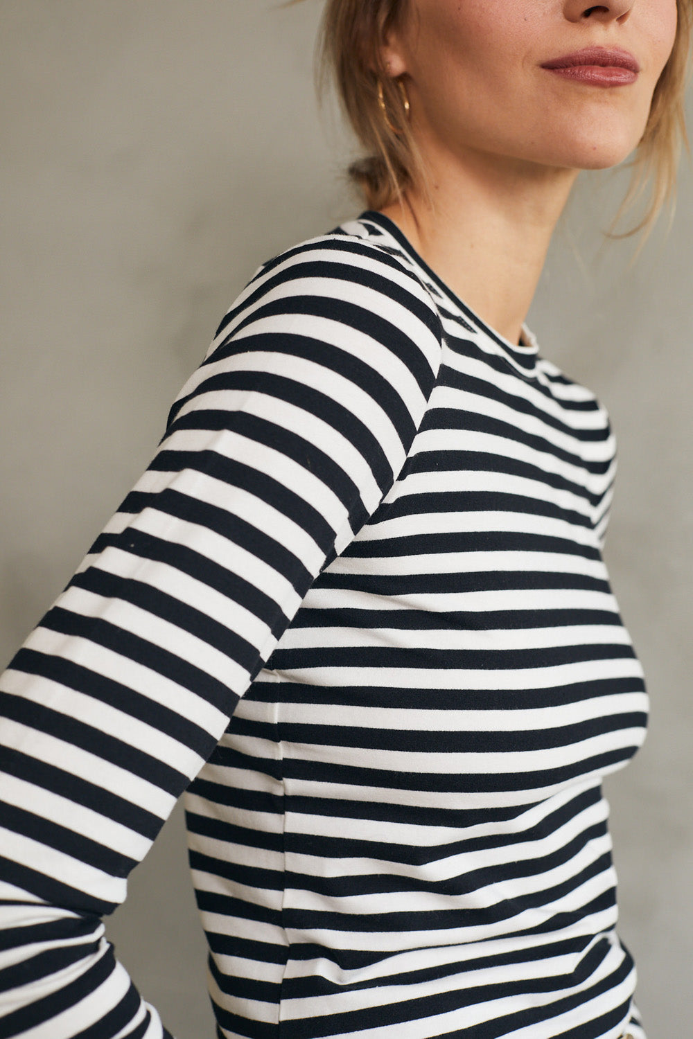 טי שירט סלין ארוכה פסים שחור לבן