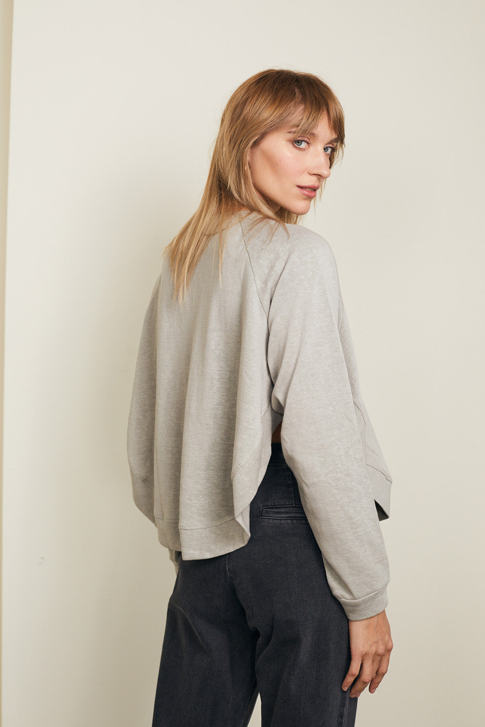 עליונית גבריאלה אפורה