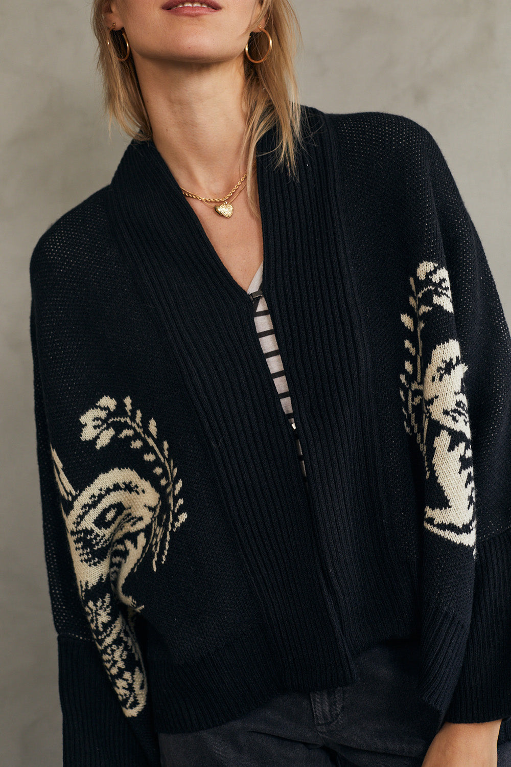 קרדיגן באני שחור