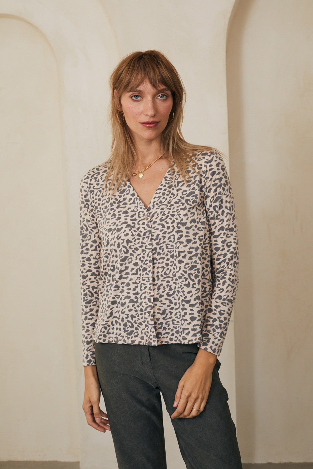 חולצת קרוליין מנומר ניוד