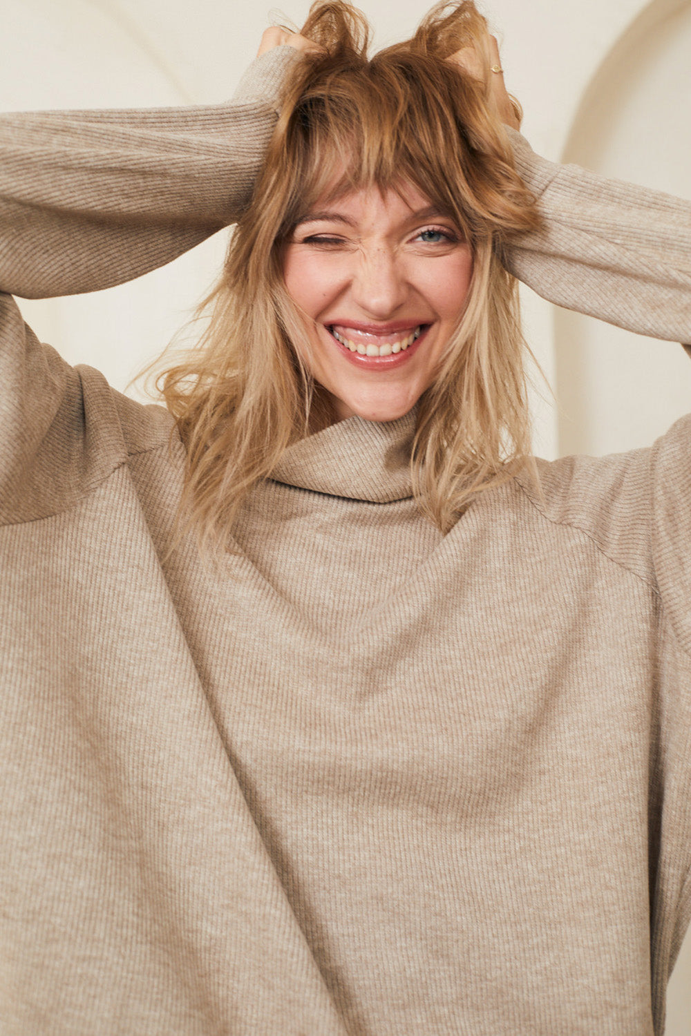 סוודר מלני חול