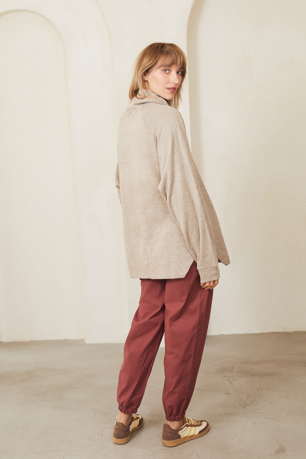 סוודר מלני חול