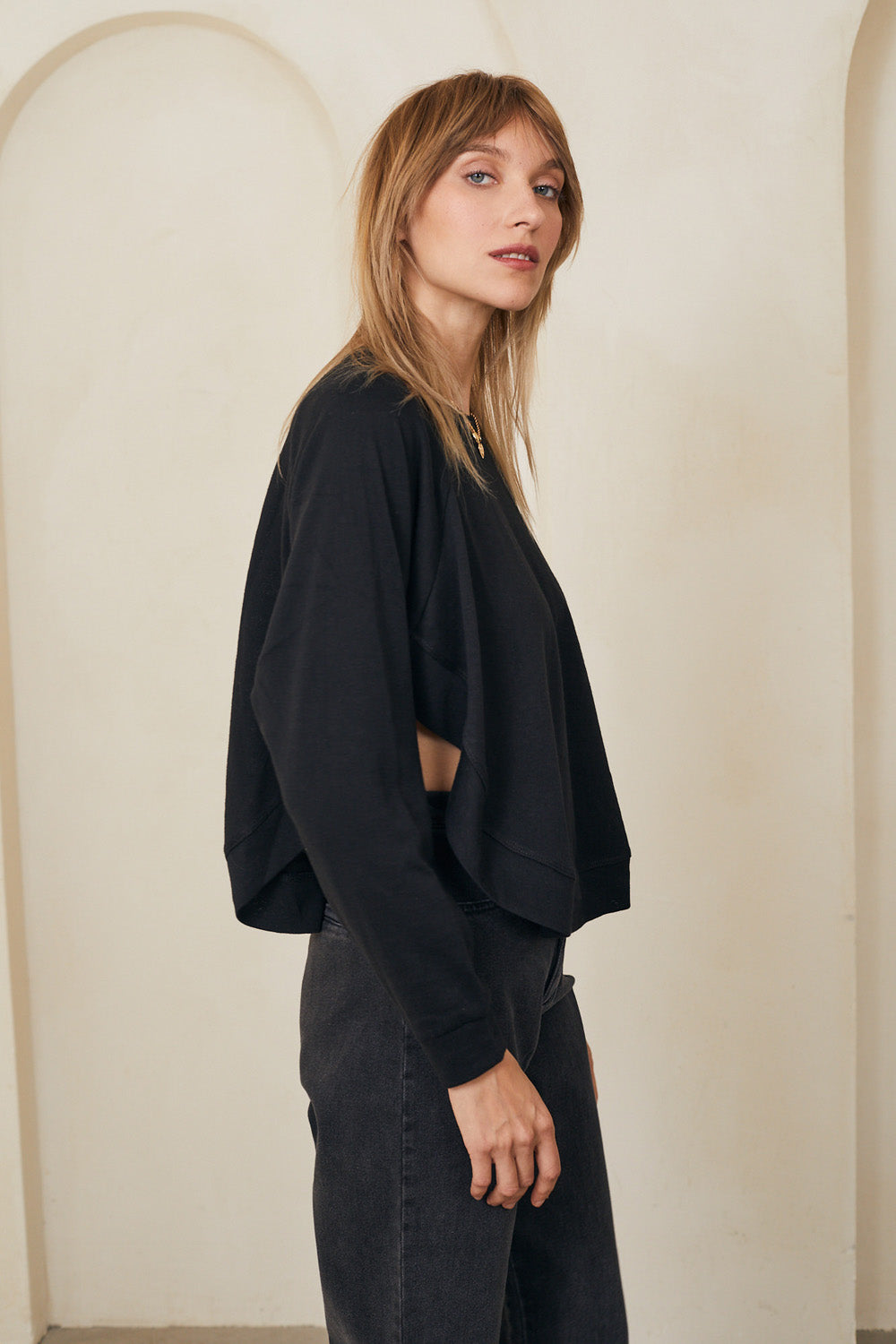 עליונית גבריאלה שחורה