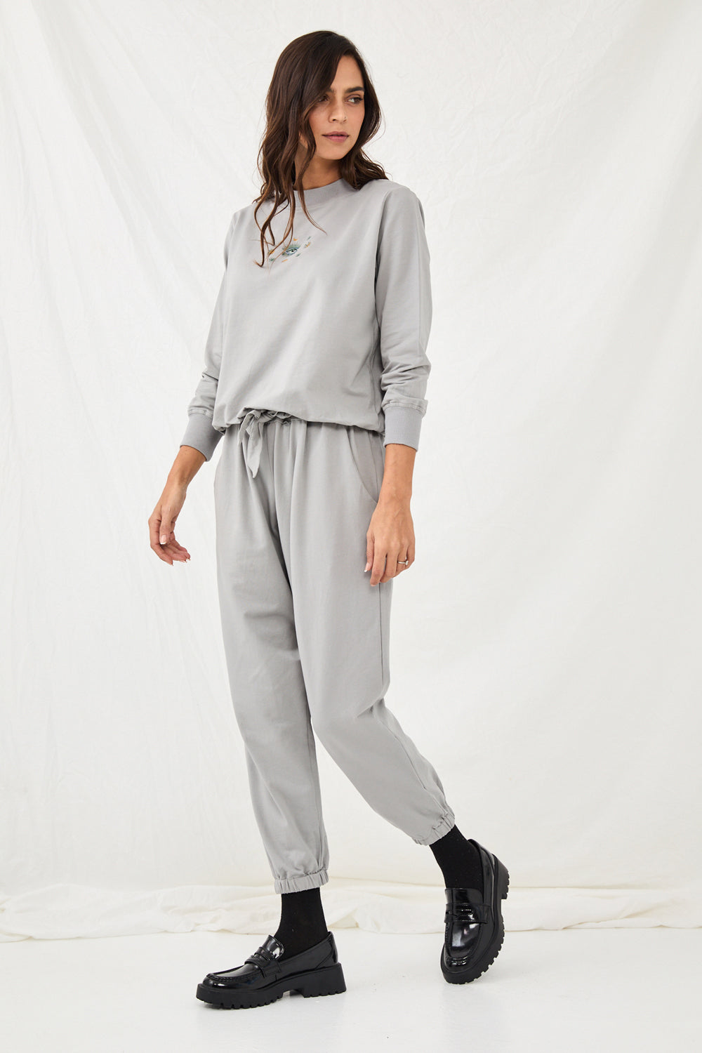 Jogger pants tie in gray