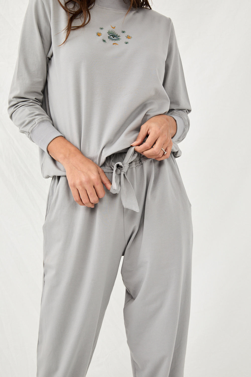 Jogger pants tie in gray