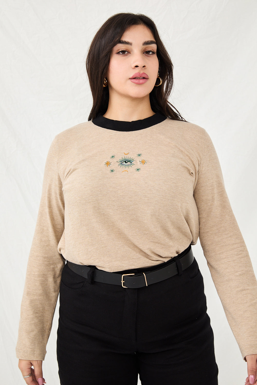 Long Kerry shirt with beige embroidery 