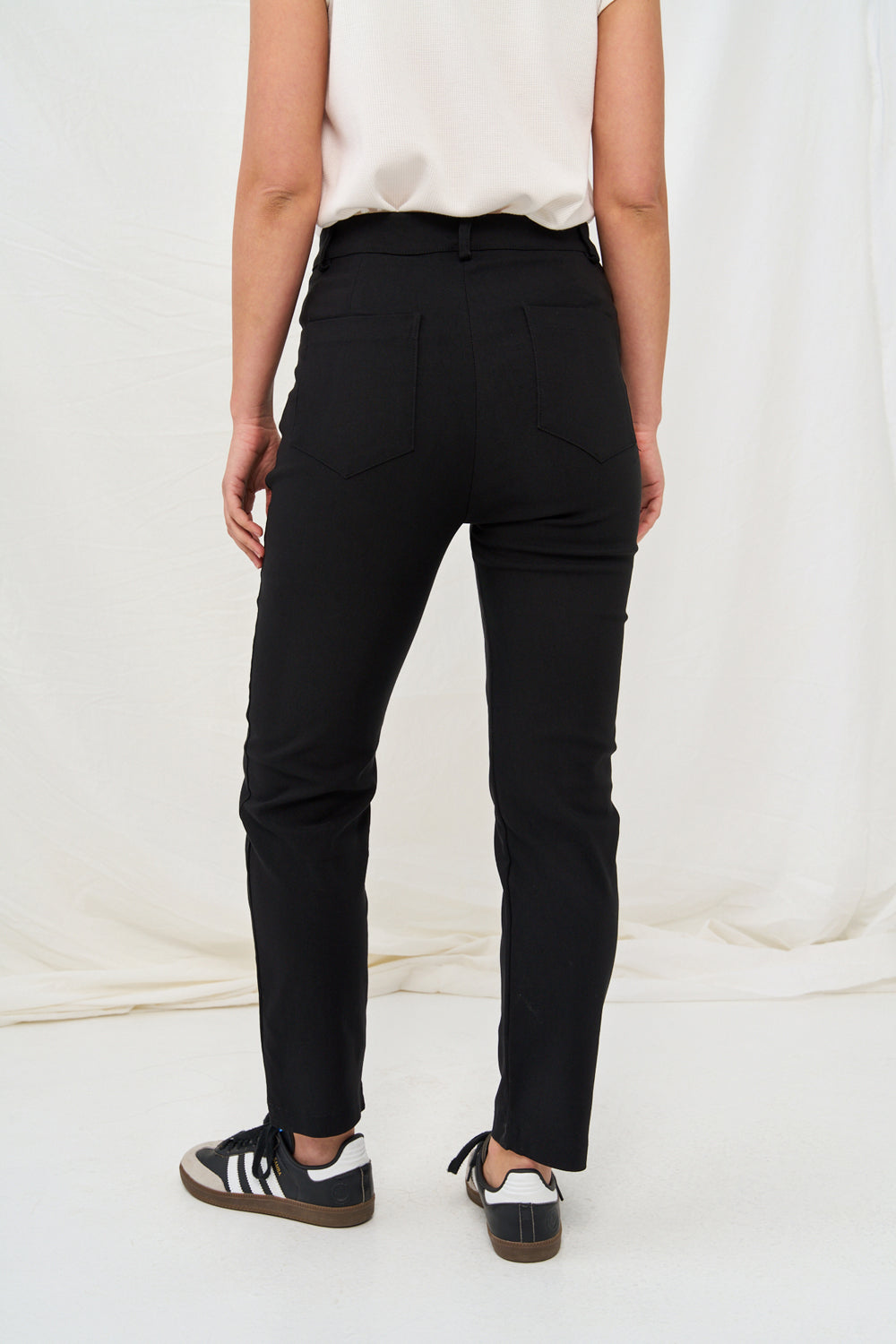 black rita pants