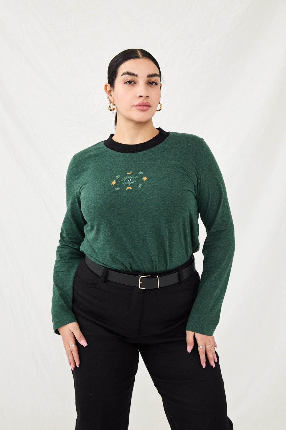 Long Kerry shirt with green embroidery 