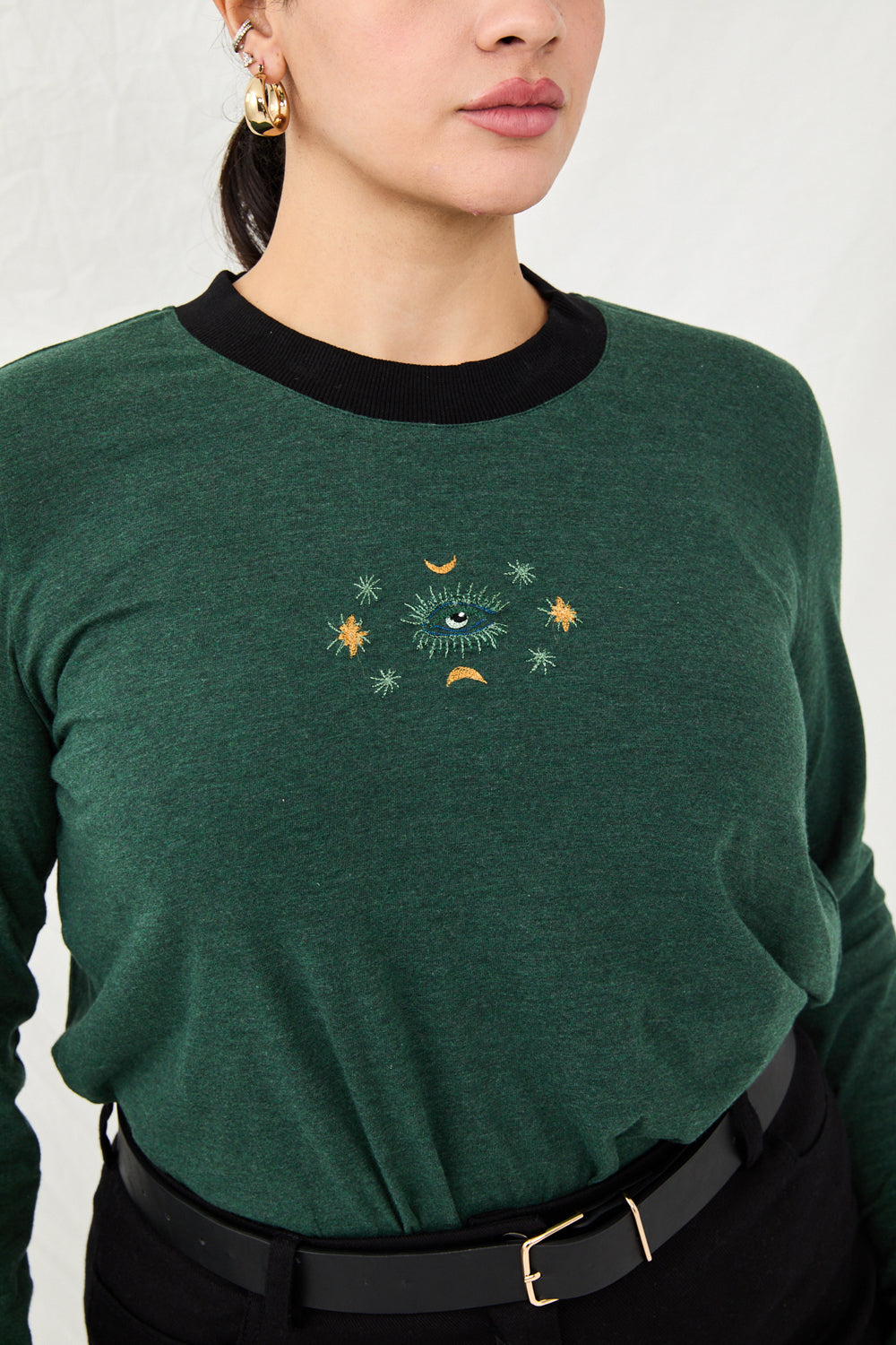 Long Kerry shirt with green embroidery 