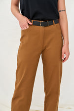 מכנסיים אלכסה חום ג׳ינג׳י