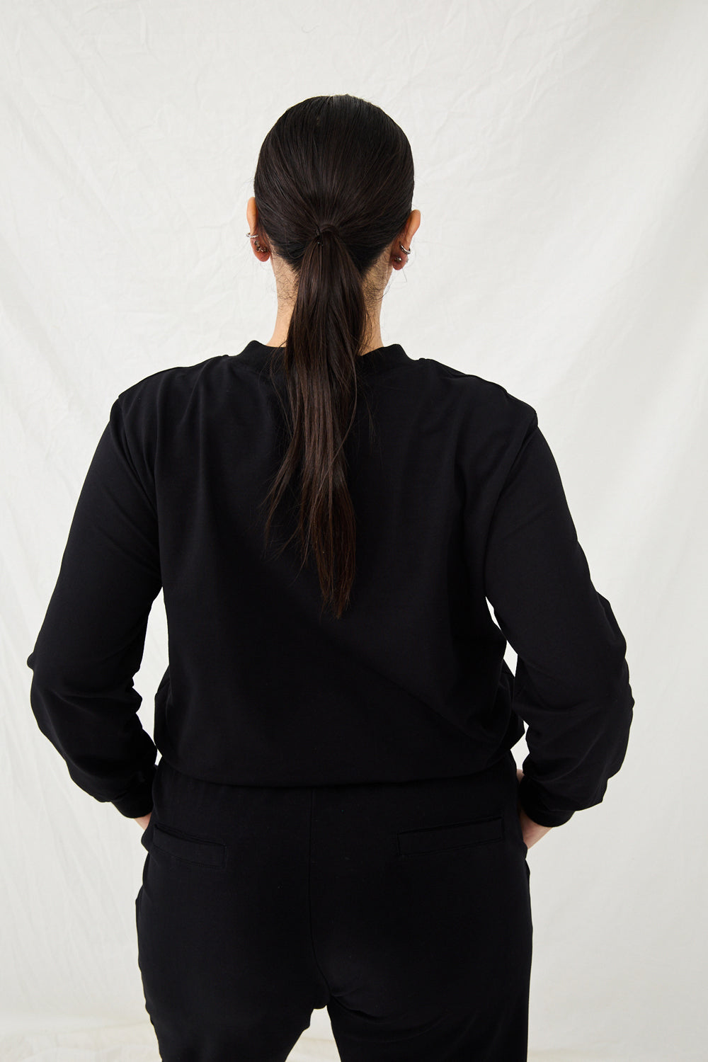 Black sweatshirt with embroidery