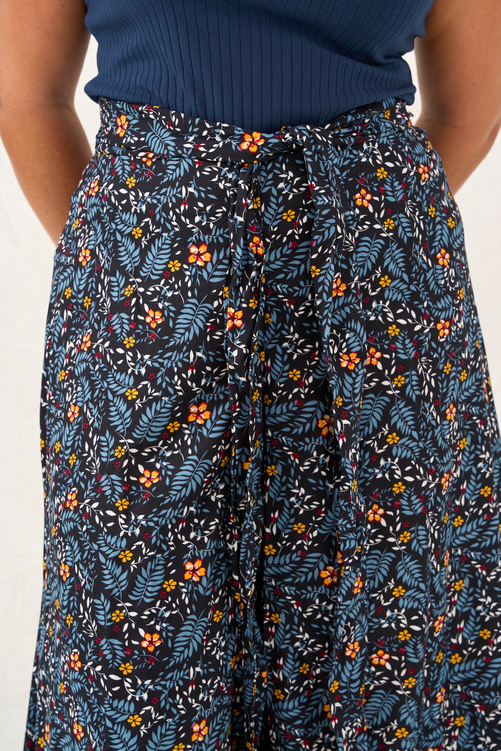 Floral print chelsea skirt pants