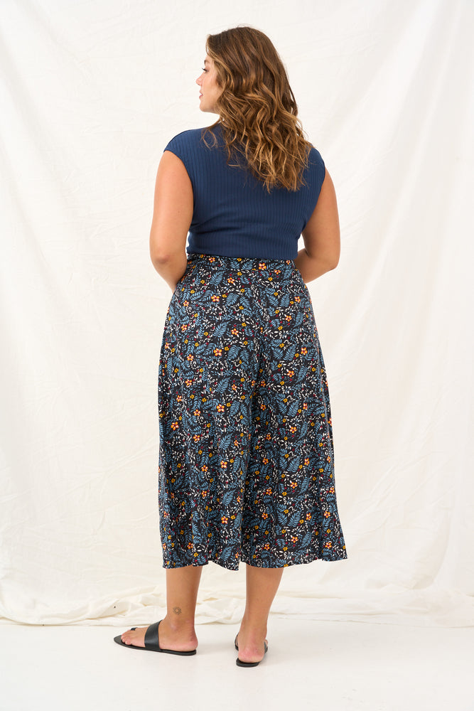 Floral print chelsea skirt pants