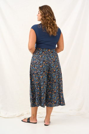 Floral print chelsea skirt pants