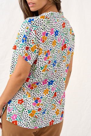 Lucy shirt with flowers and dots 