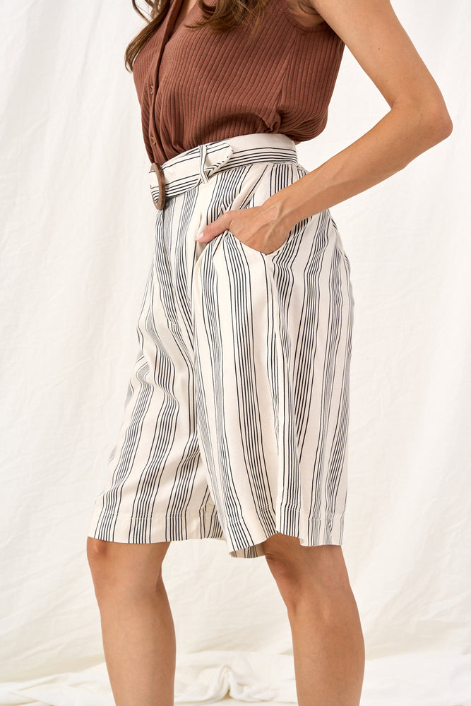 Striped bermuda shorts