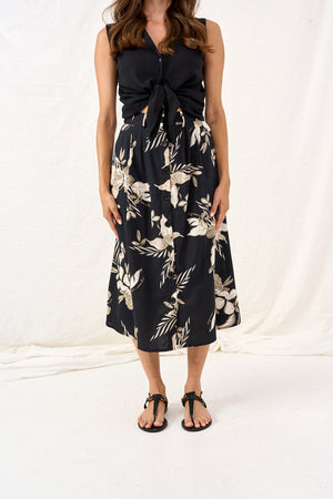 Black floral pleated skirt 