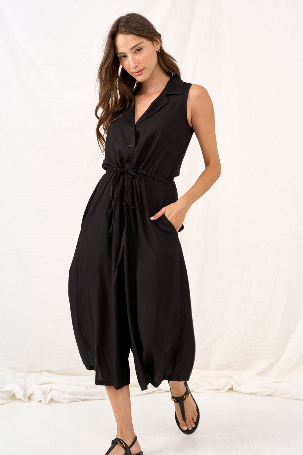 Black sleeveless Chelsea overalls