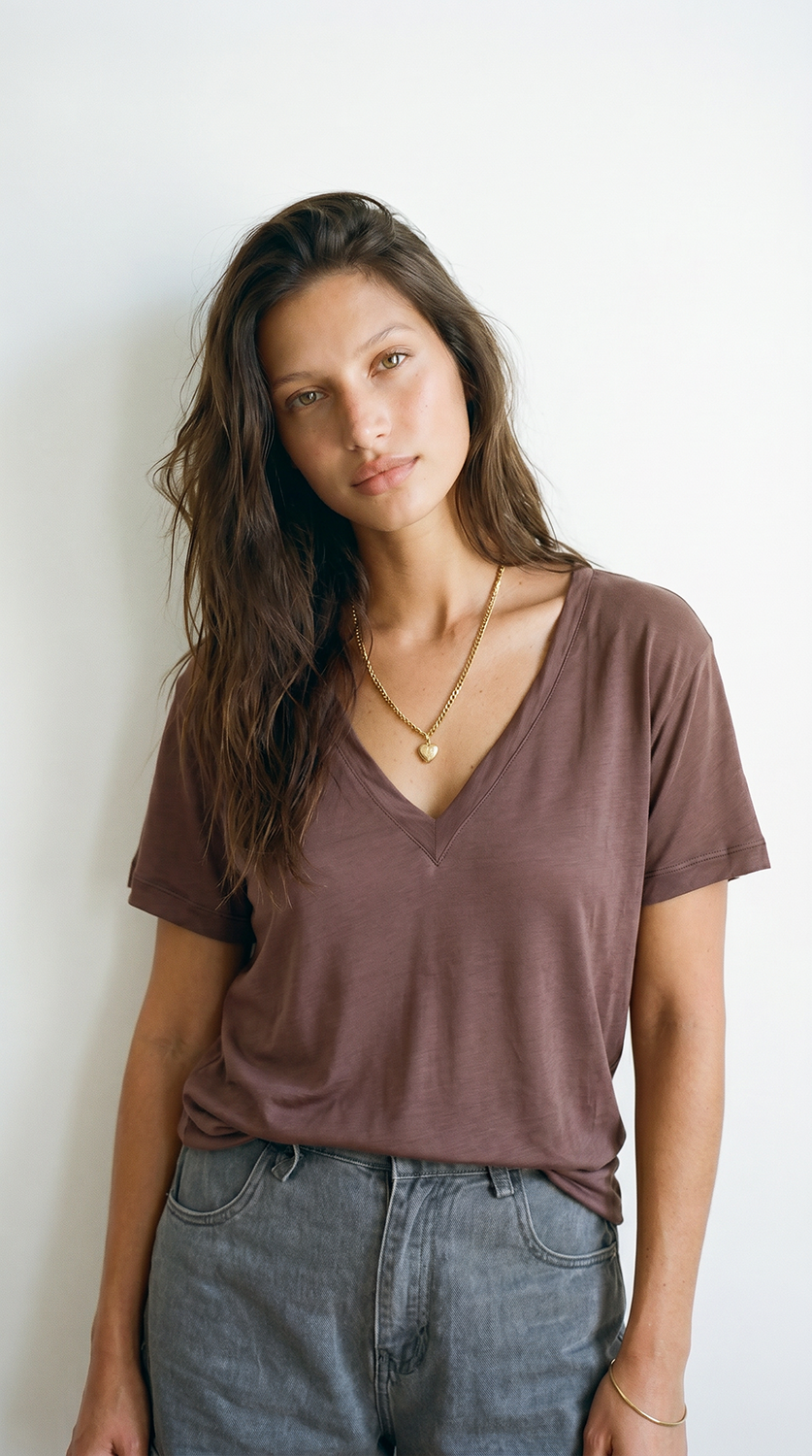 mauve צווארון וי בצבע  AIR  טי שירט מושלמת