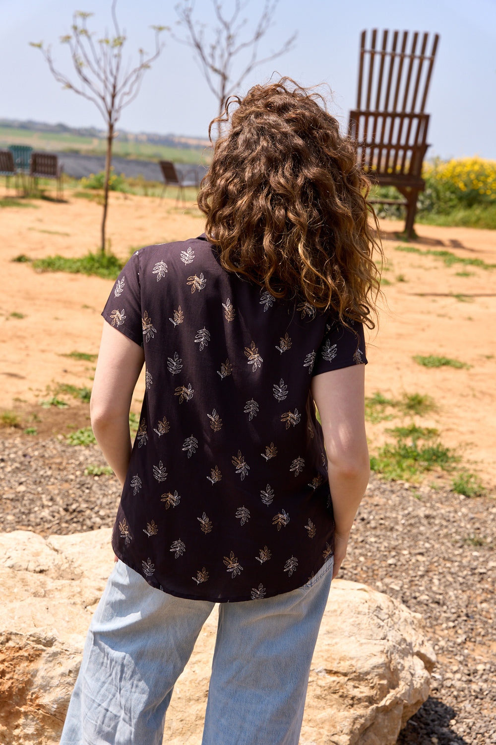 Black cherry shirt with leaf print 