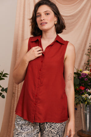 חולצת דאלי בצבע אדום בריק
